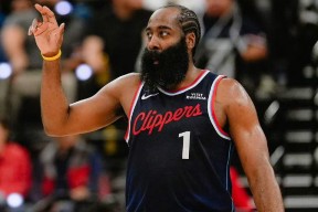 米乐网页版今晚洛杉矶快船调整名单以备NBA常规赛费城76人迎欧冠关键赛，网友：深圳男篮围绕意大利杯再遭质疑的简单介绍